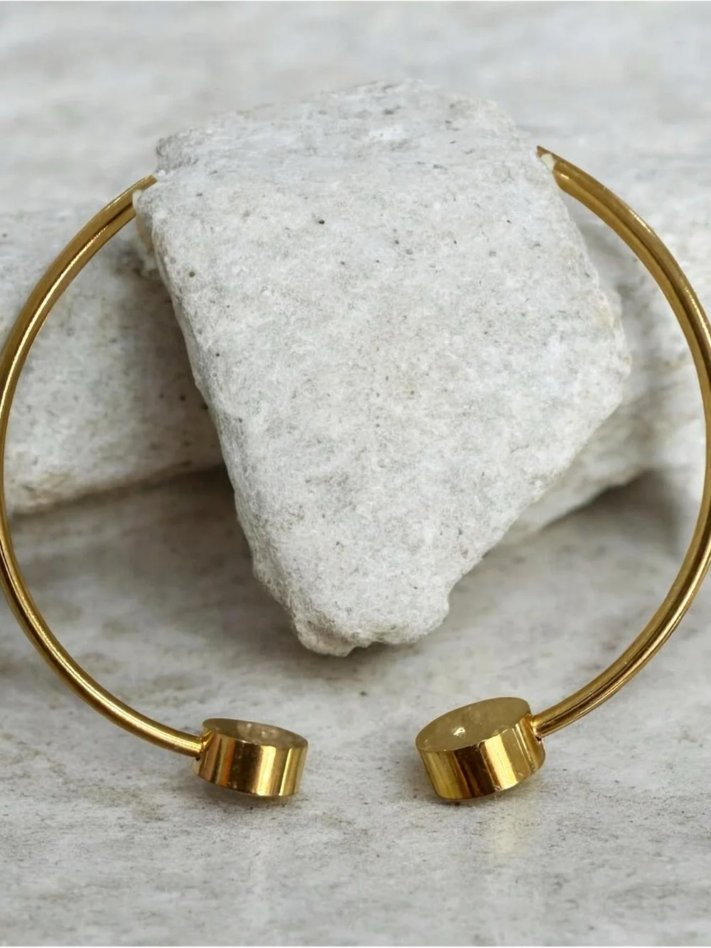N/A elegant gold